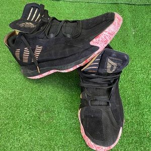 Damien Lillard basketball shoes